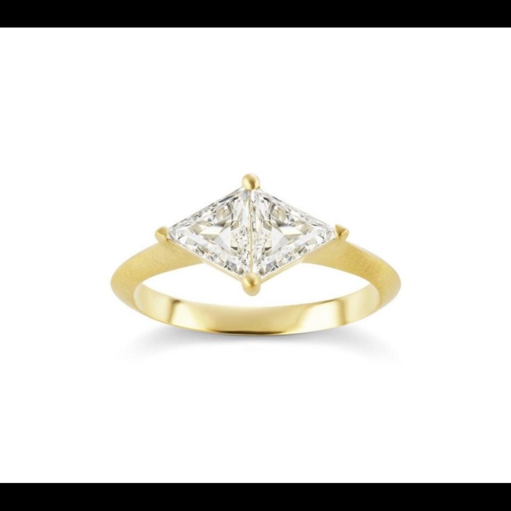 CUSTOM UNIQUE DIAMOND RING VVS ENGAGEMENT  TRILLION